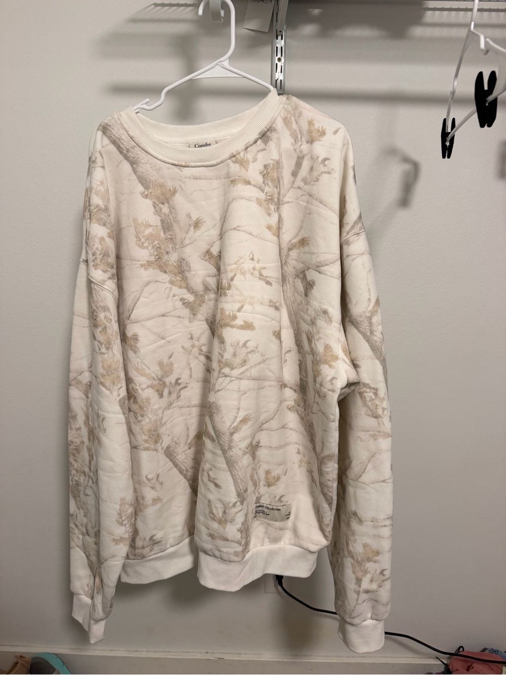 Comfortable Cream Printed Sweatshirt